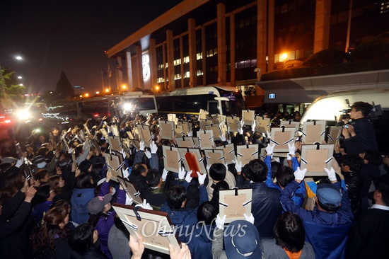 KBS를 바라보며: 우리의 위기, 그들의 위기