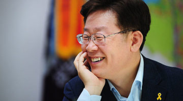이재명에게 선물을 주려다 거절당한 사람이 올린 글