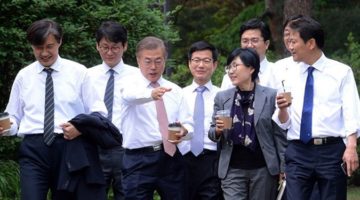 문재인 대통령의 등장, 부끄러움이 자랑스러움으로
