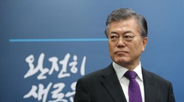 죽 쒀서 개 주는 문재인?