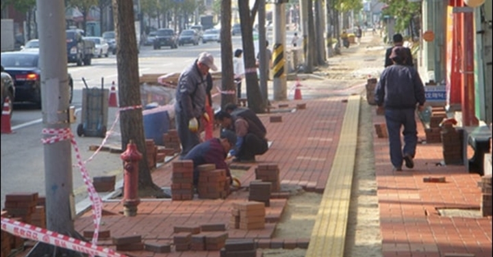 보도블록 공사, 겨울에도 계속해야 할까요?