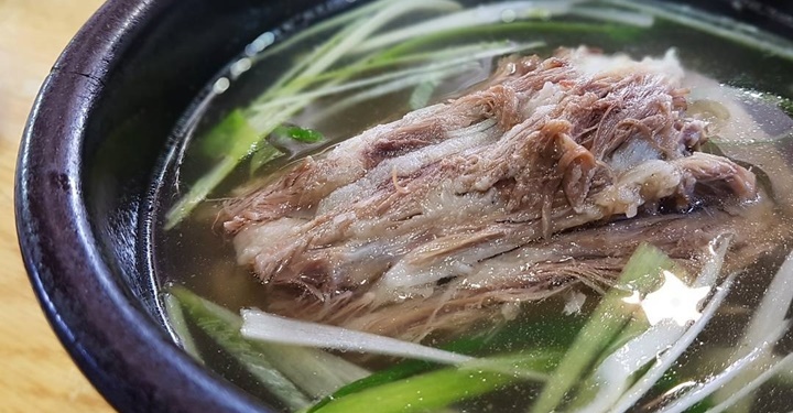 힘이 불끈! 겨울철 원기회복 전설의 꼬리곰탕 맛집
