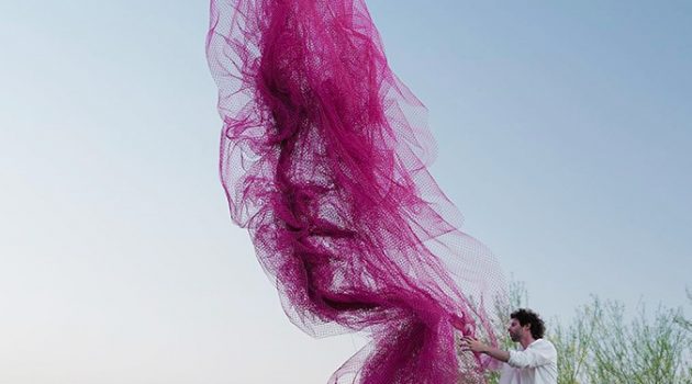 망사와 다리미, 바늘과 실로 그린 초상화