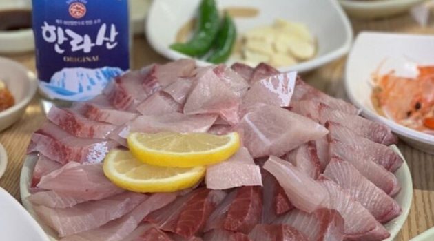 물이 잔뜩 올랐다! 방어회 맛집 추천