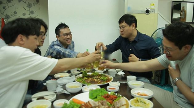 혼밥도 죄인가요: 점심시간만이라도 개인의 자유를 보장해주세요